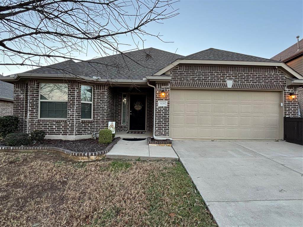608 Kinghaven Drive - Photo 1
