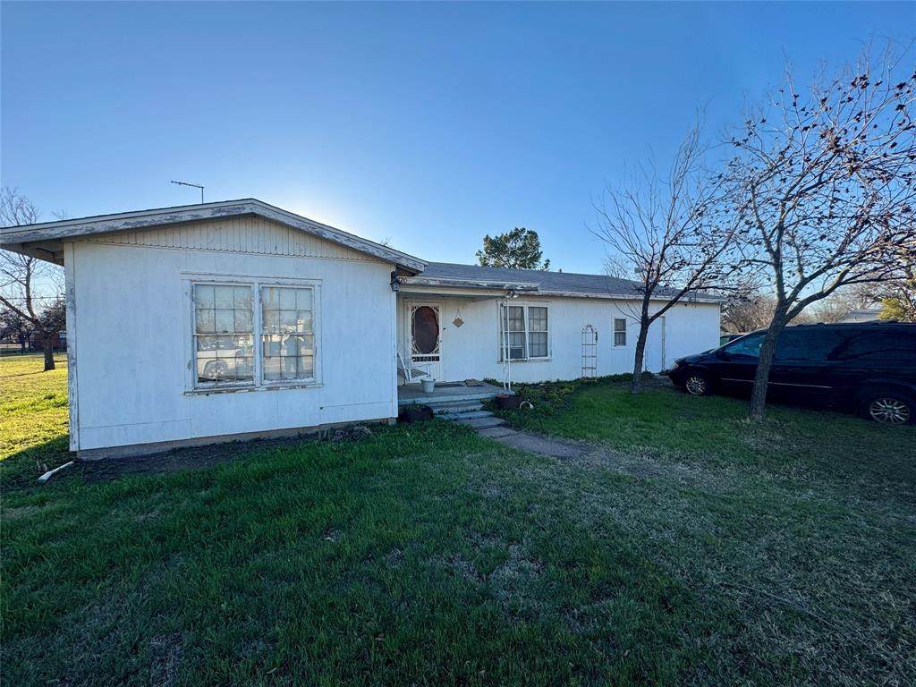 620 5th Street - Photo 1