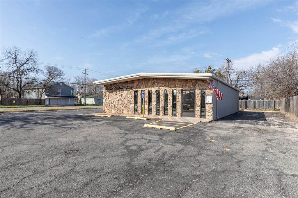 1202 Hickory Street - Photo 1