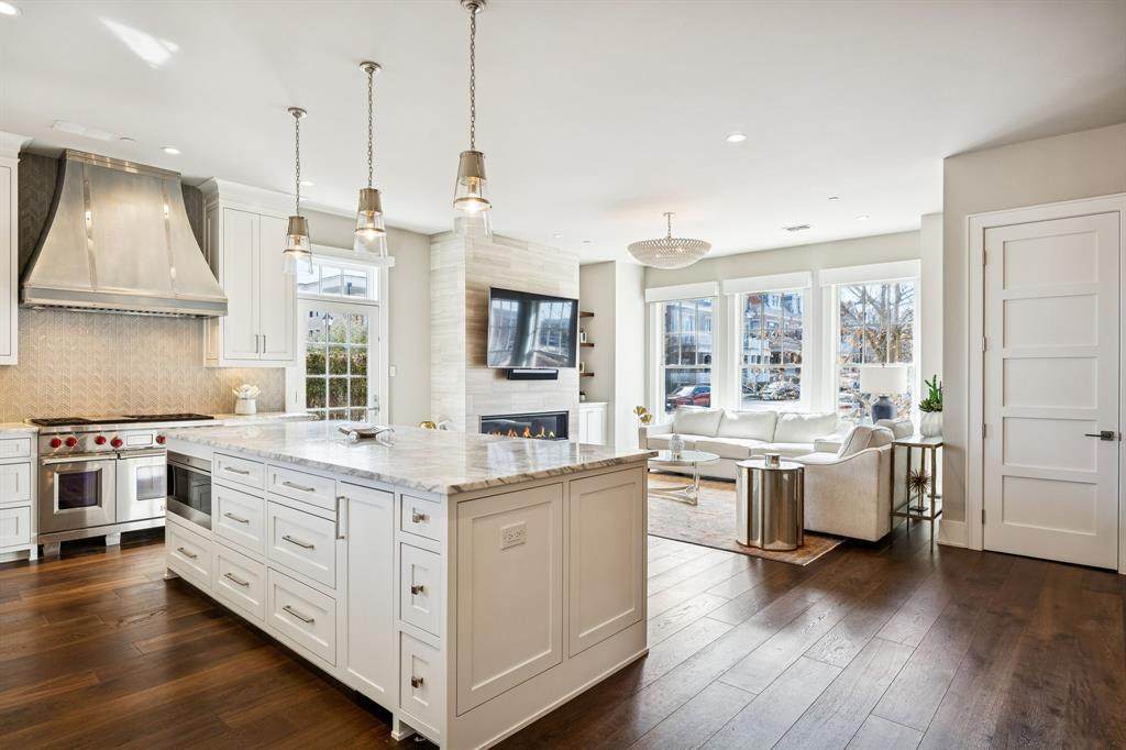 231 Park Ridge Boulevard - Photo 1