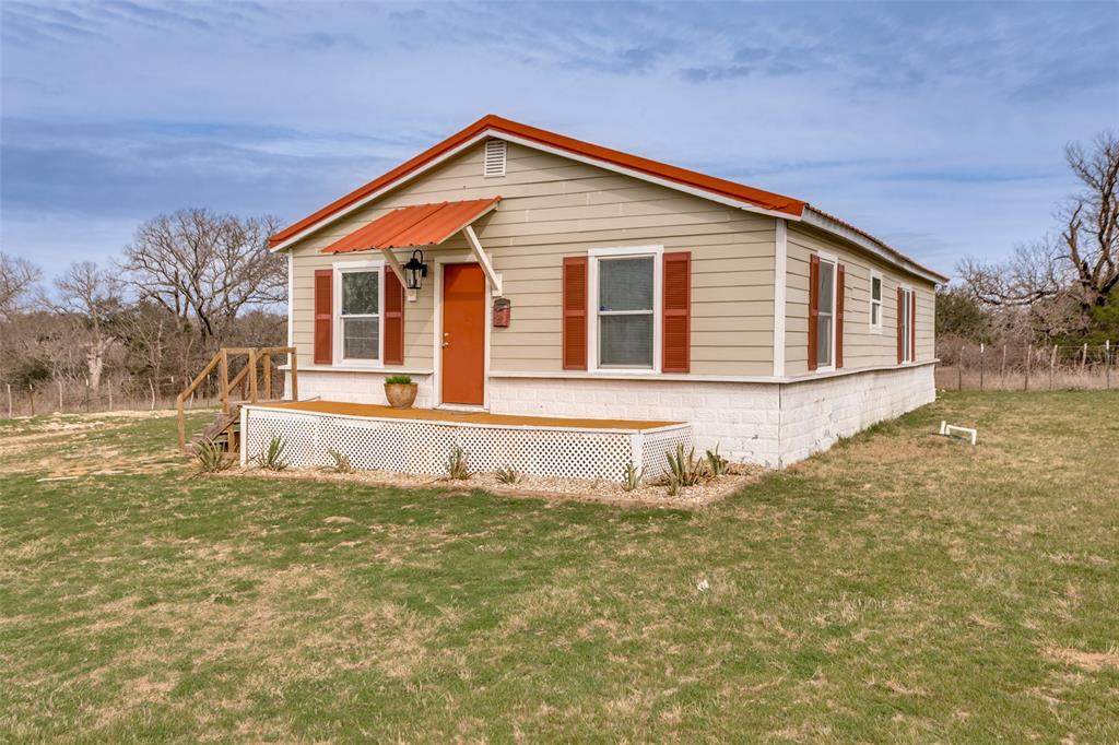1584 Kelly Road - Photo 1
