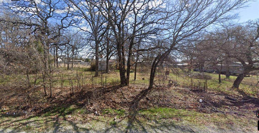 221 Shady Oaks - Photo 1