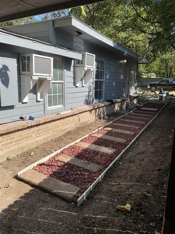 8323 Lapanto Lane - Photo 1