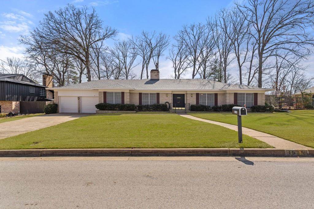 1505 Everglades Drive - Photo 1