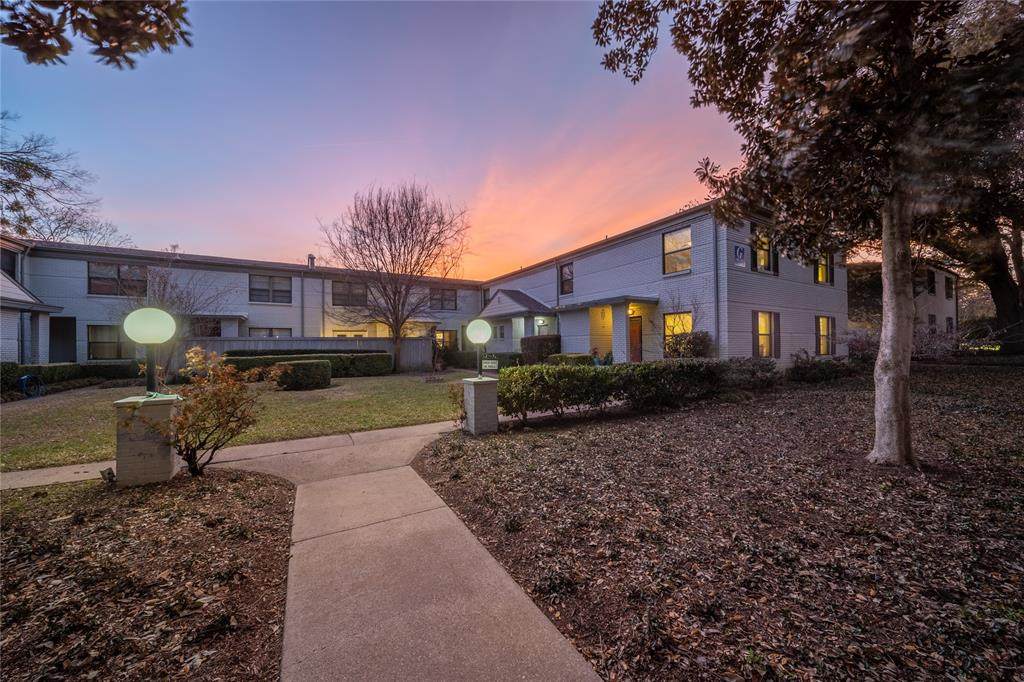 5027 Hall Street - Photo 1