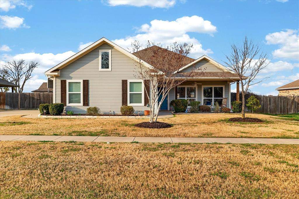 800 Northside Drive - Photo 1