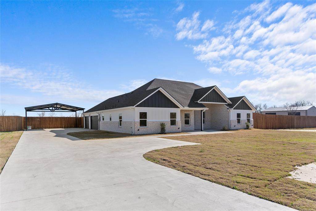 1121 County Road 4104 - Photo 1