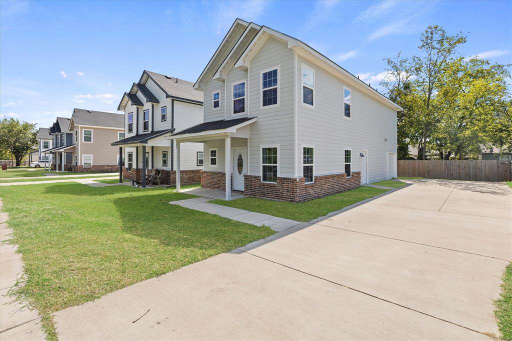 3045 Barling Street - Photo 1