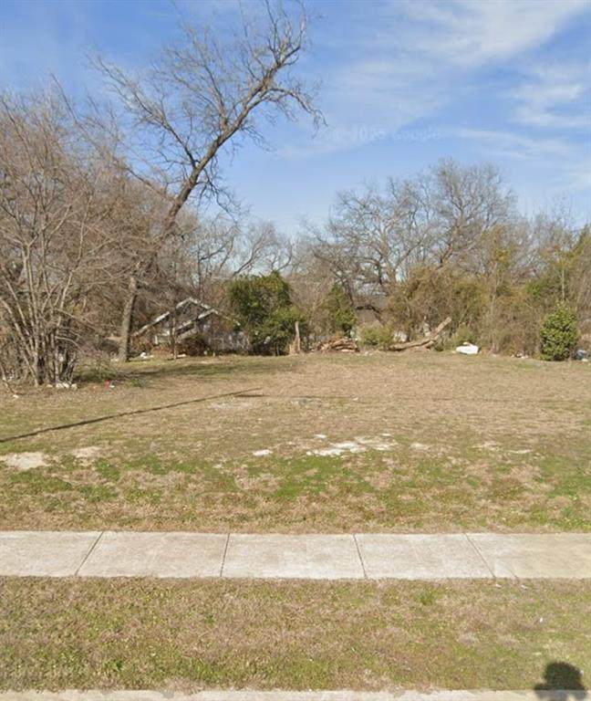 2859 Avenue A - Photo 1