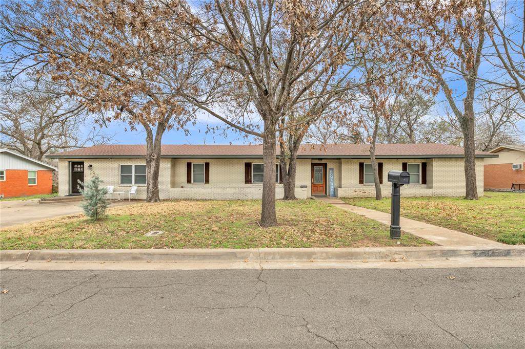 801 Arliss Drive - Photo 1