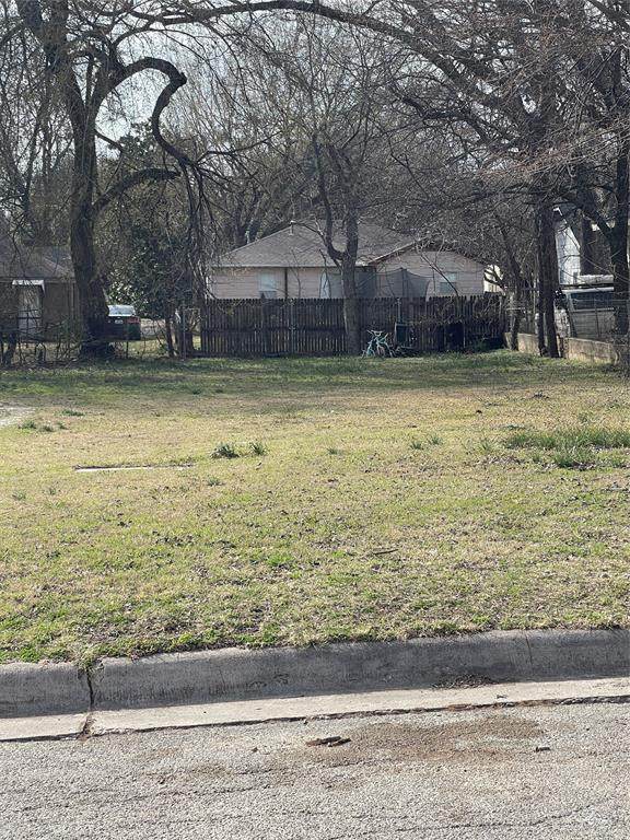 605 Rusk Street - Photo 1
