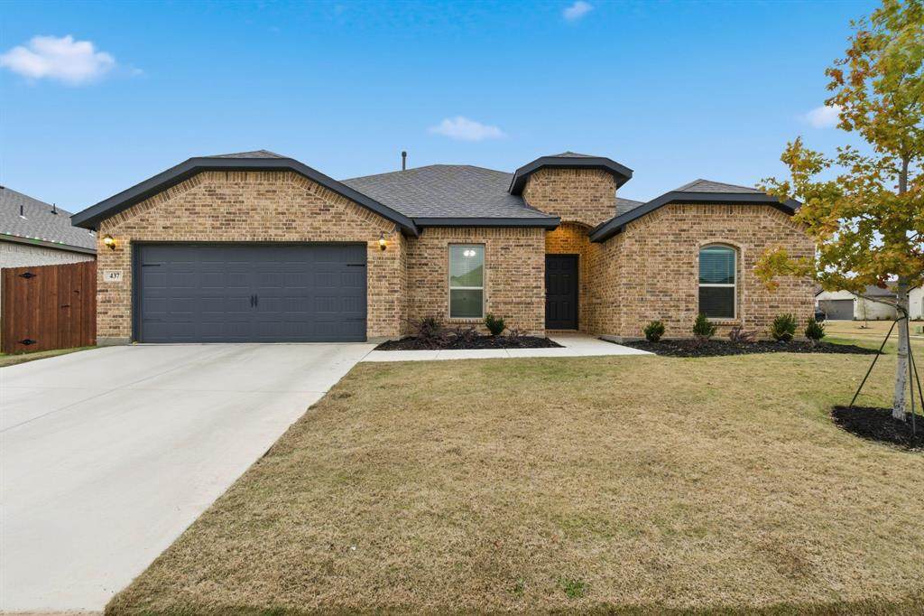 437 Falcon Way - Photo 1