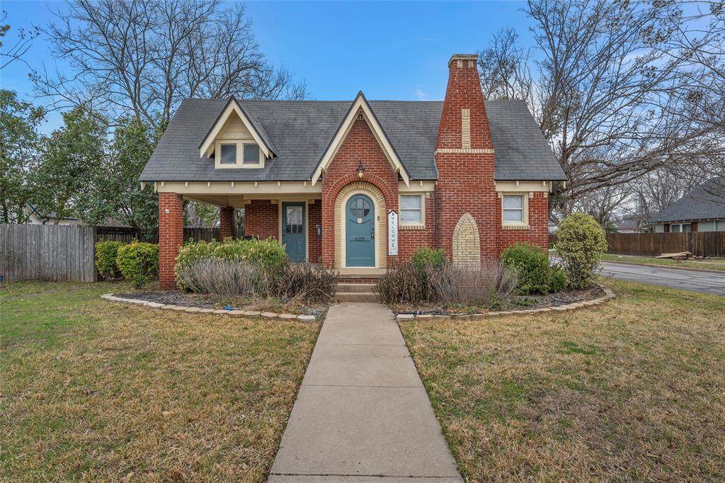 628 33rd Street - Photo 1