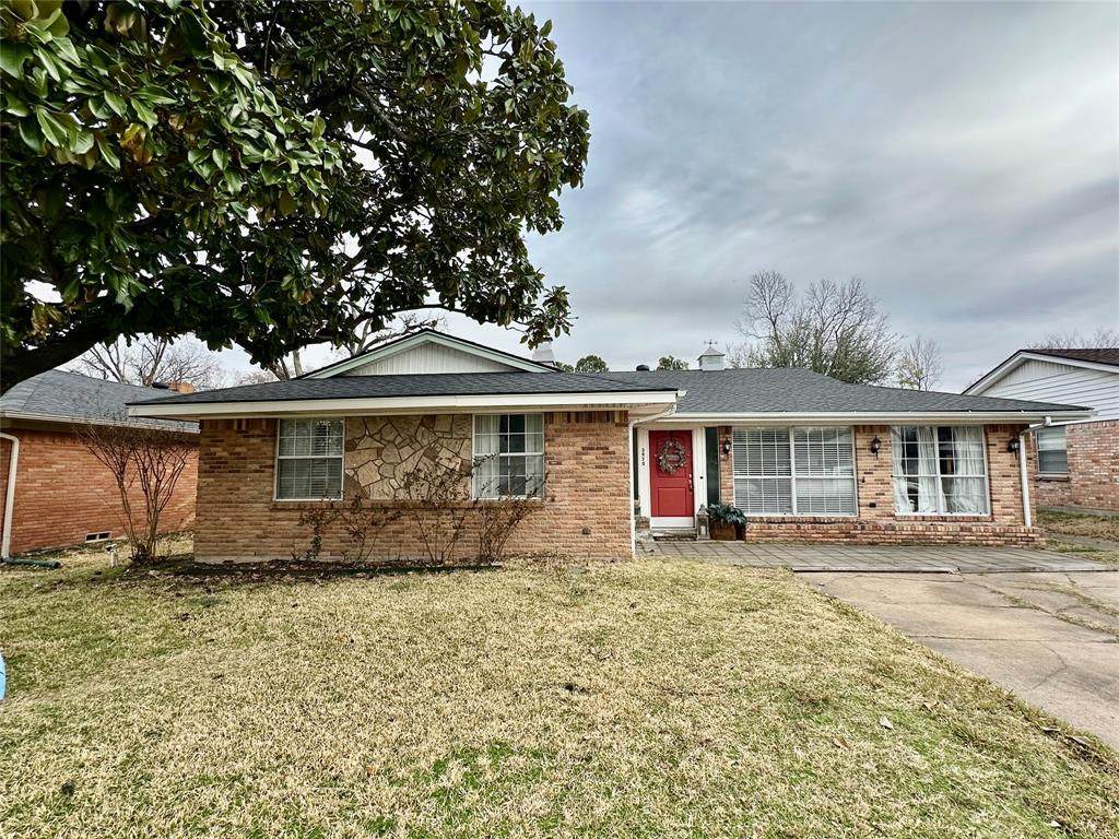 3920 Savannah Drive - Photo 1
