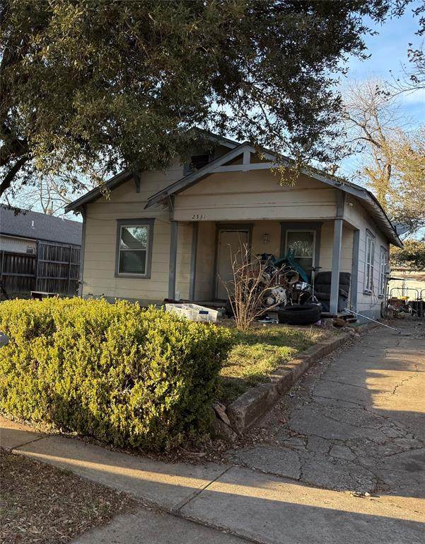 2531 Catherine Street - Photo 1