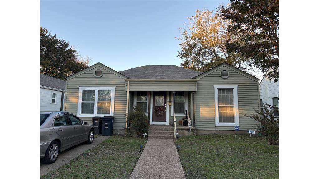 3908 Calmont Avenue - Photo 1