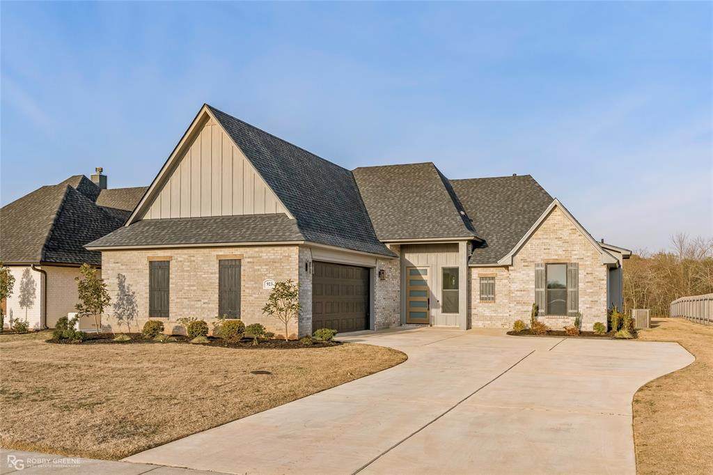 923 Chisolm Trail - Photo 1