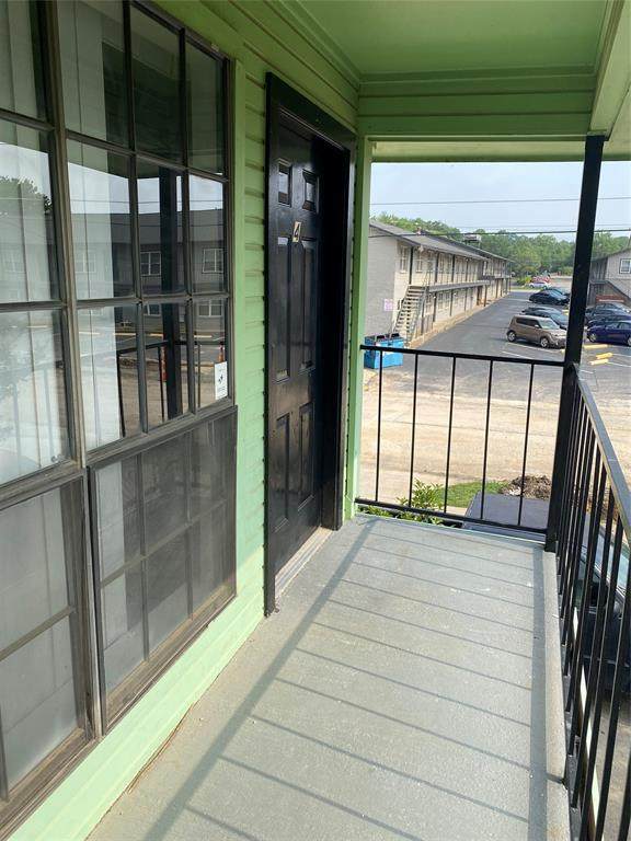 2221 Stella Street - Photo 1