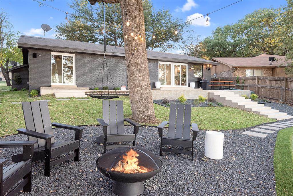 319 Admiral Drive - Photo 1