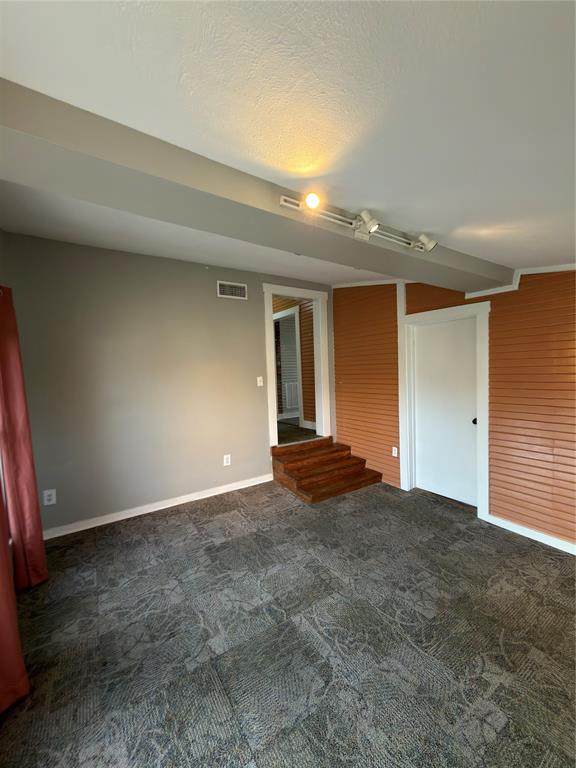 1513 Hurley Avenue - Photo 1