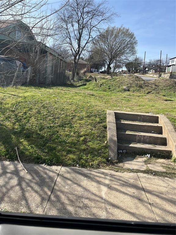 1735 Waco Avenue - Photo 1