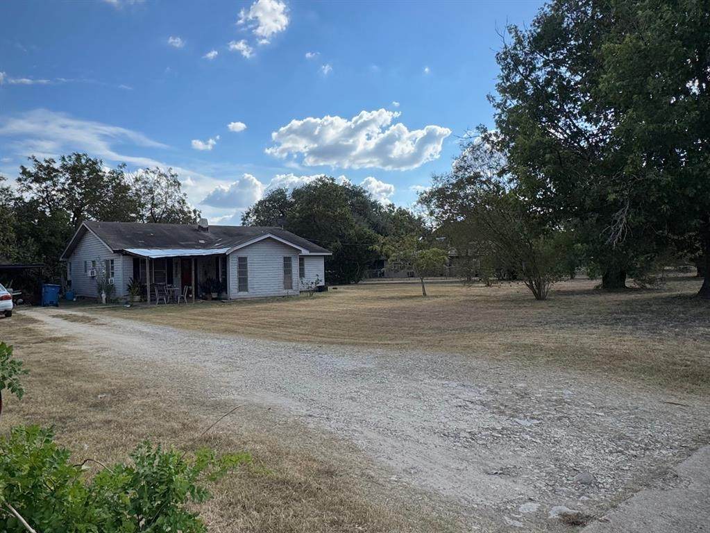 325 Ivy Lane - Photo 1