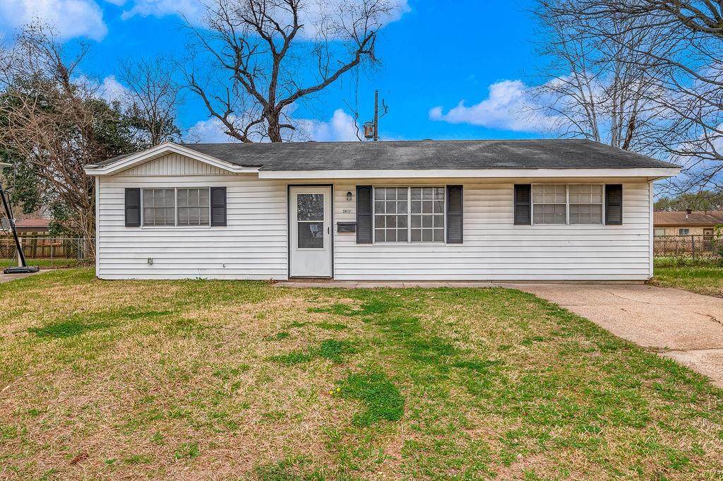3417 Moonlake Circle - Photo 1