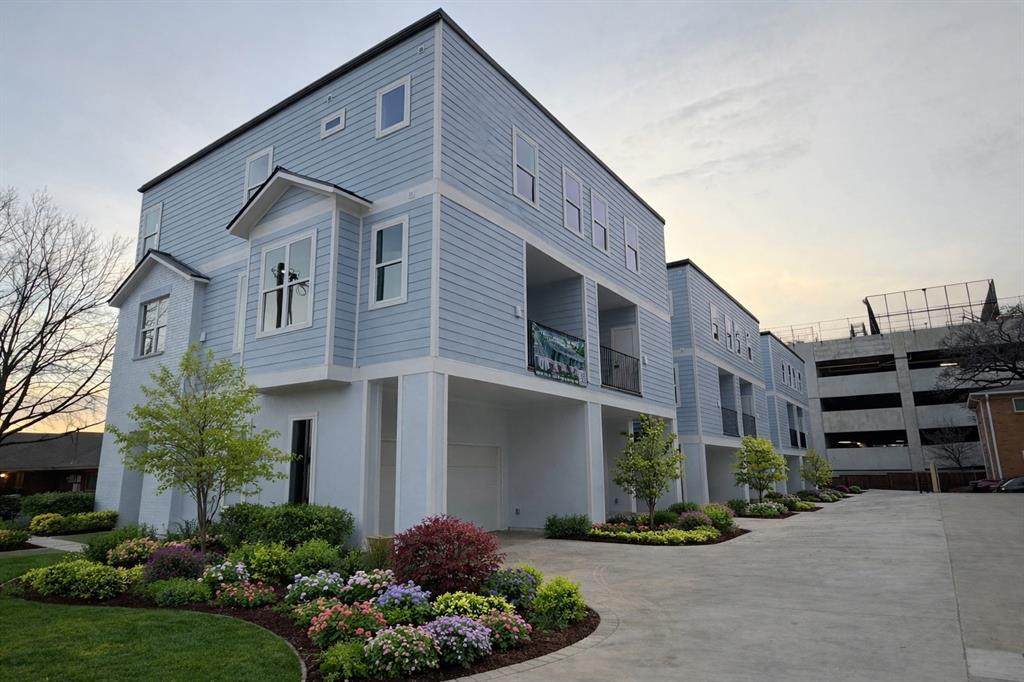 401 Bryan Street - Photo 1