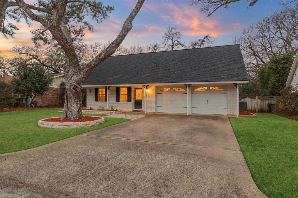 806 Waggoner Drive - Photo 1