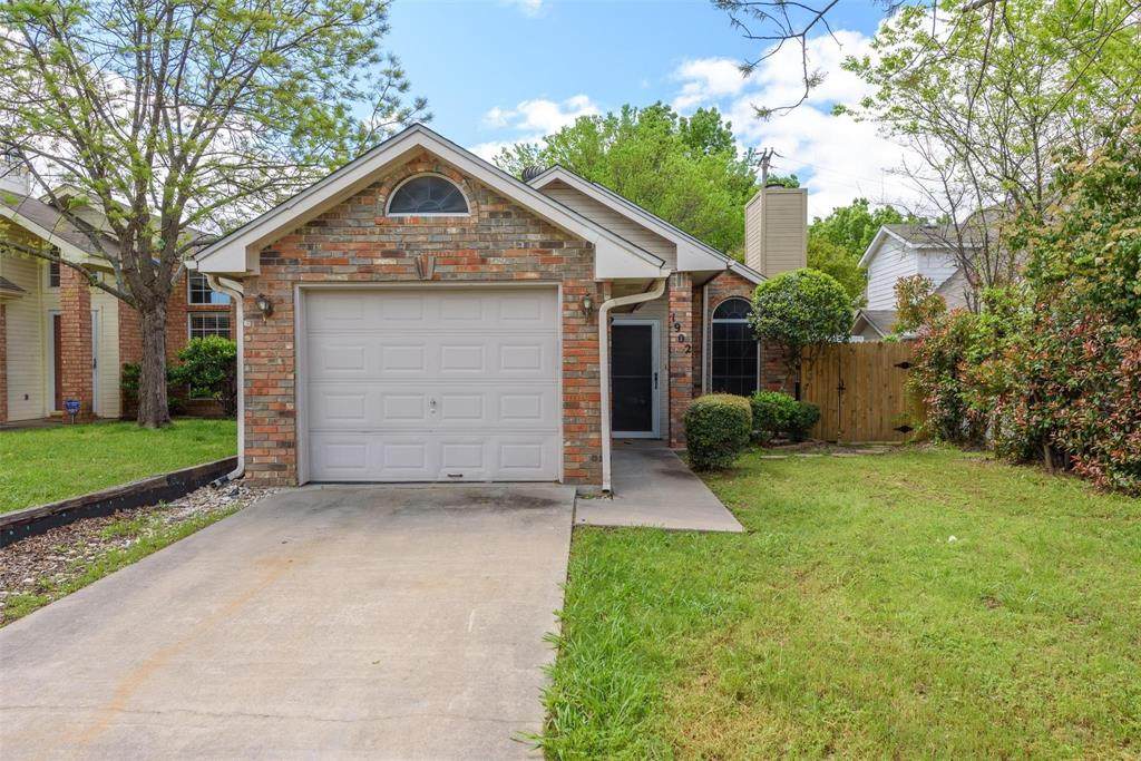 1902 Lee Drive - Photo 1
