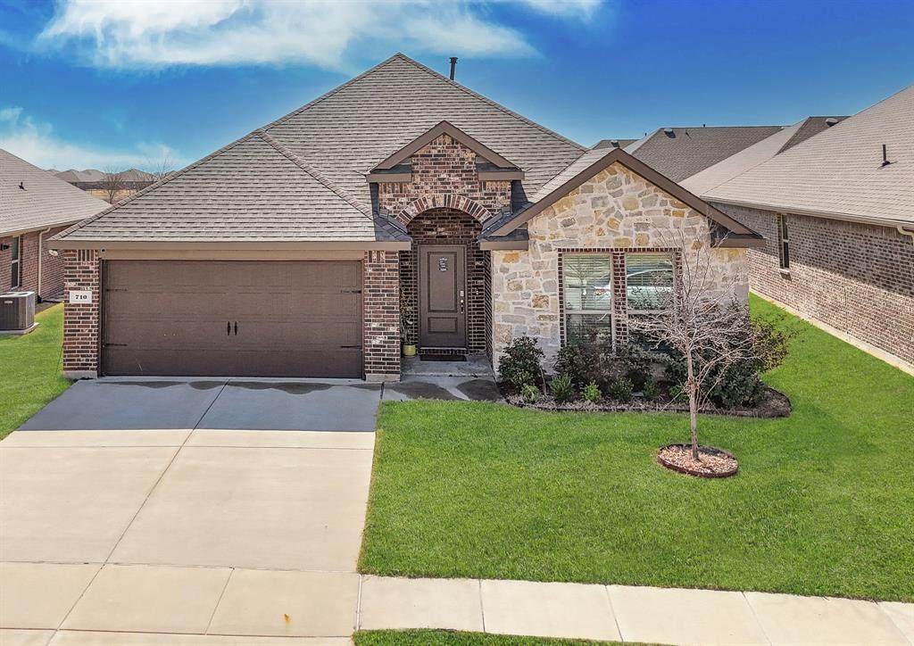 710 Fort Lane - Photo 1