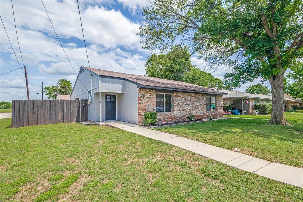 3326 Gardenview Circle - Photo 1