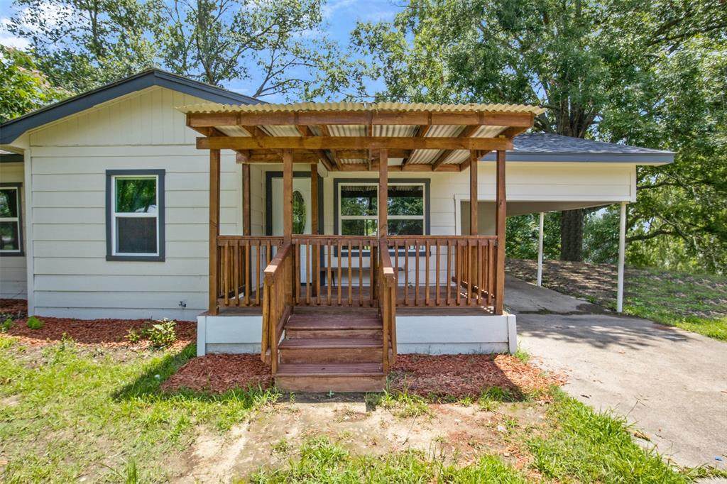121 Circle Drive - Photo 1