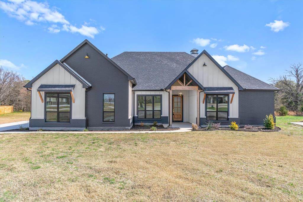 179 Norman - Photo 1