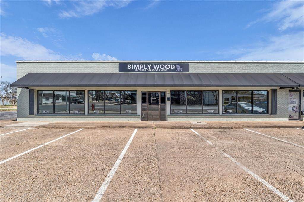 400 Main Street - Photo 1