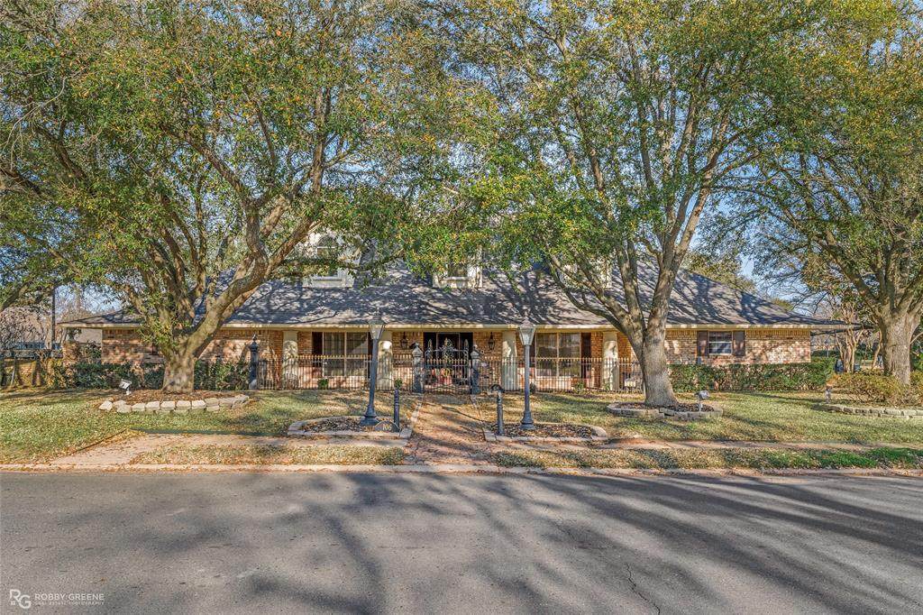 106 Fairmont Drive - Photo 1