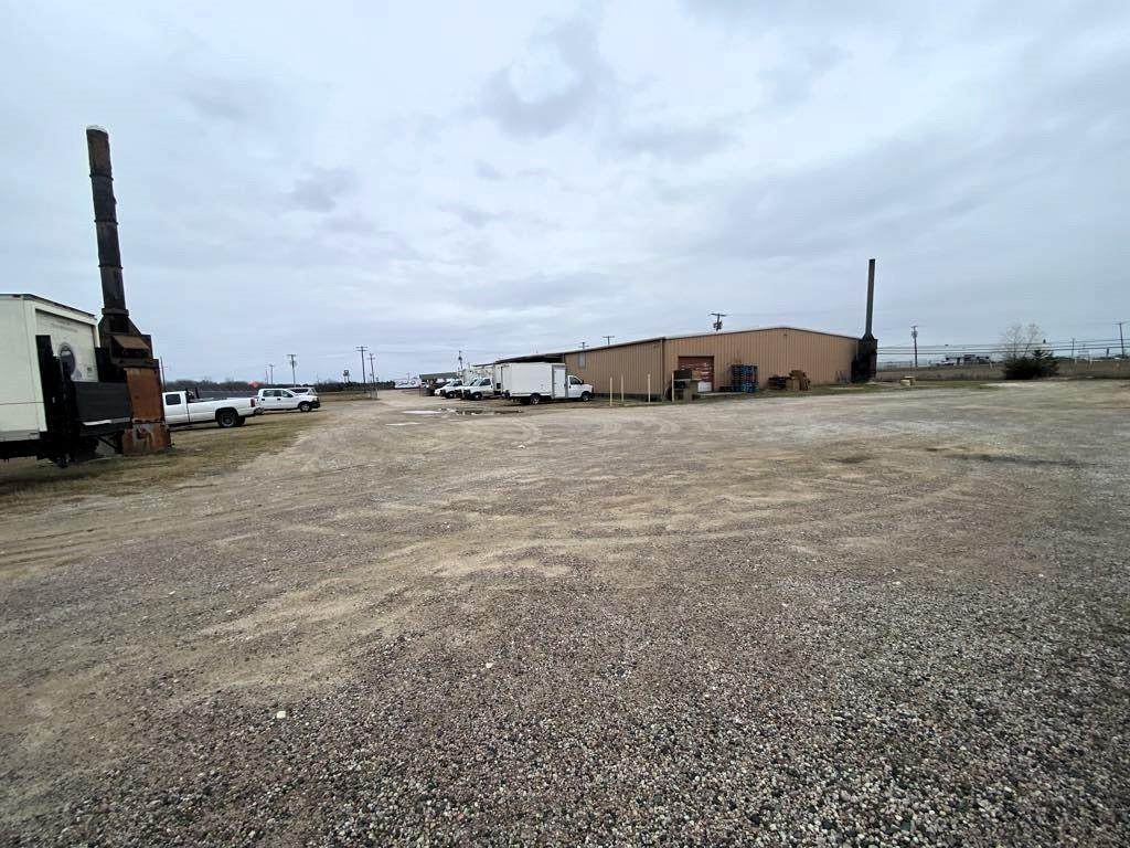 2400 Business 45 - Photo 1