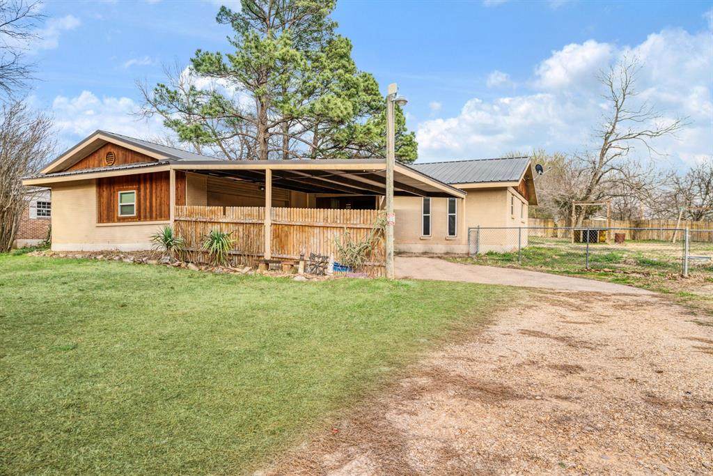 970 Mansfield Road - Photo 1