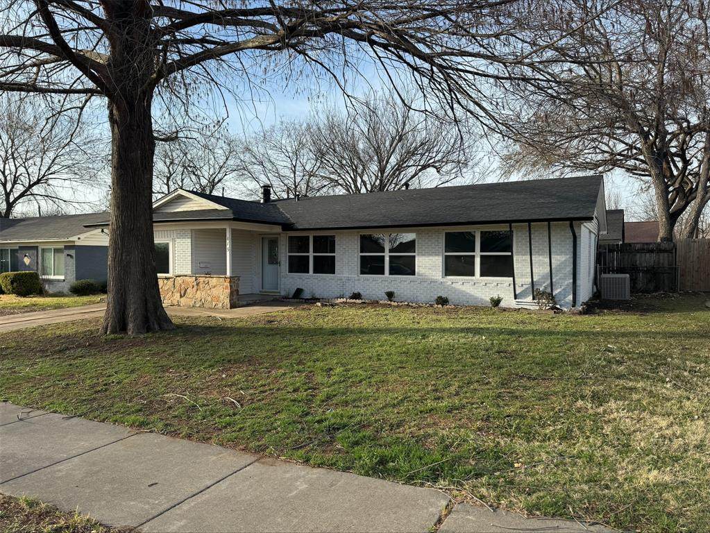 415 Bella Drive - Photo 1