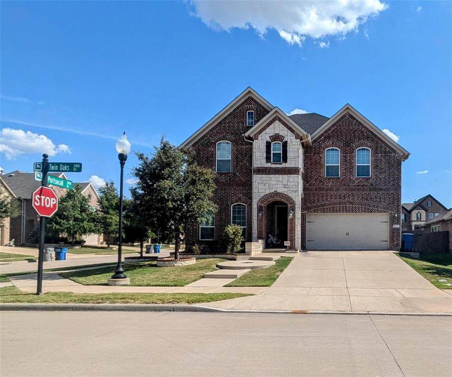 2472 Twin Oaks Drive - Photo 1