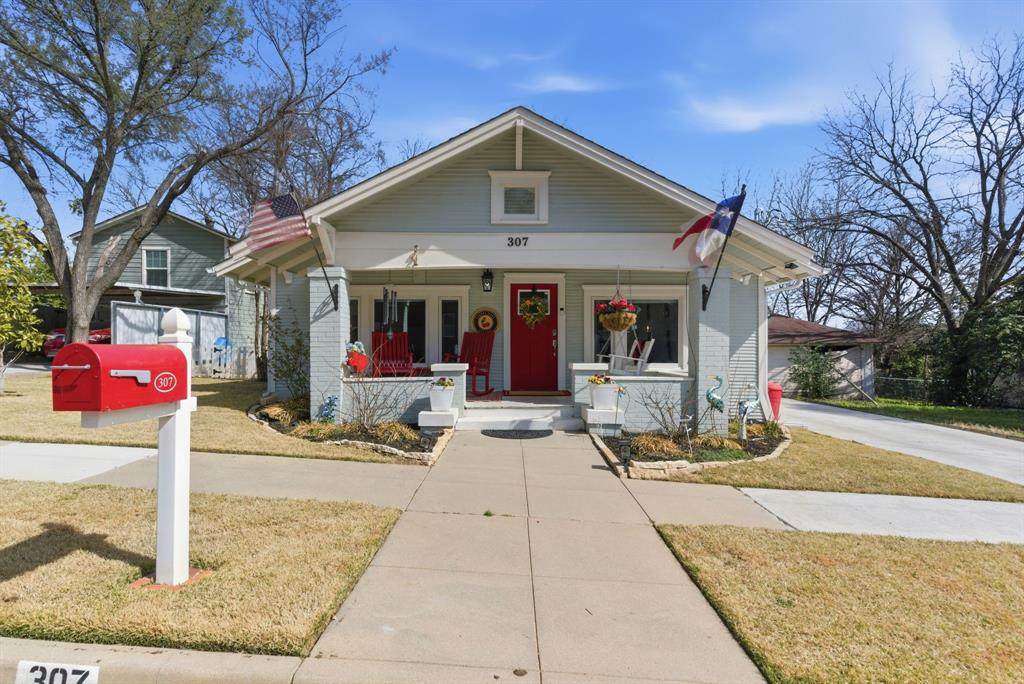 307 Brazos Street - Photo 1