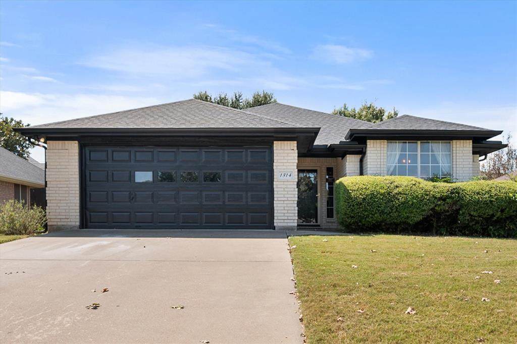 1314 Hyde Park Boulevard - Photo 1