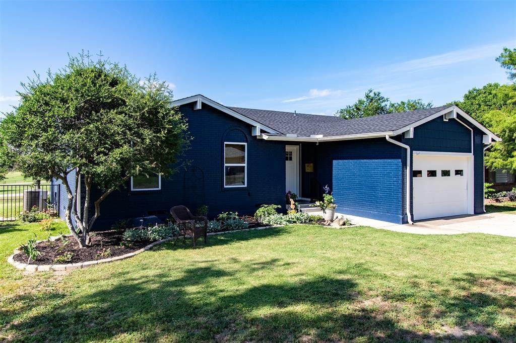 818 Heath Street - Photo 1