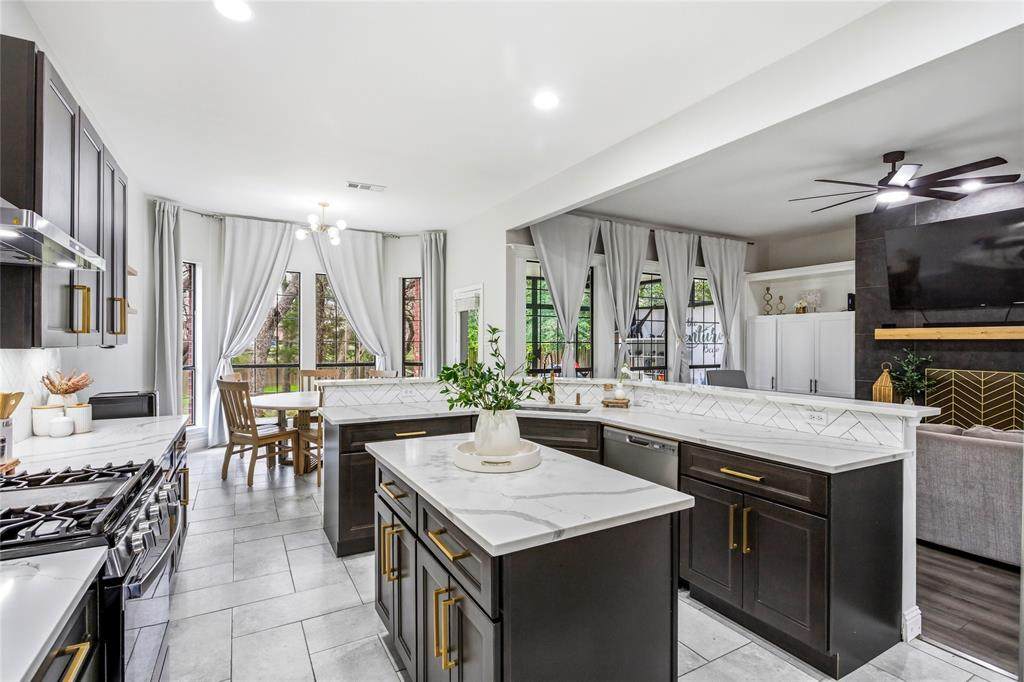 822 Longmeadow Court - Photo 1