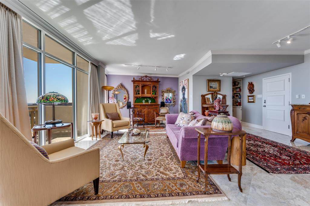 6211 Northwest Highway - Photo 1