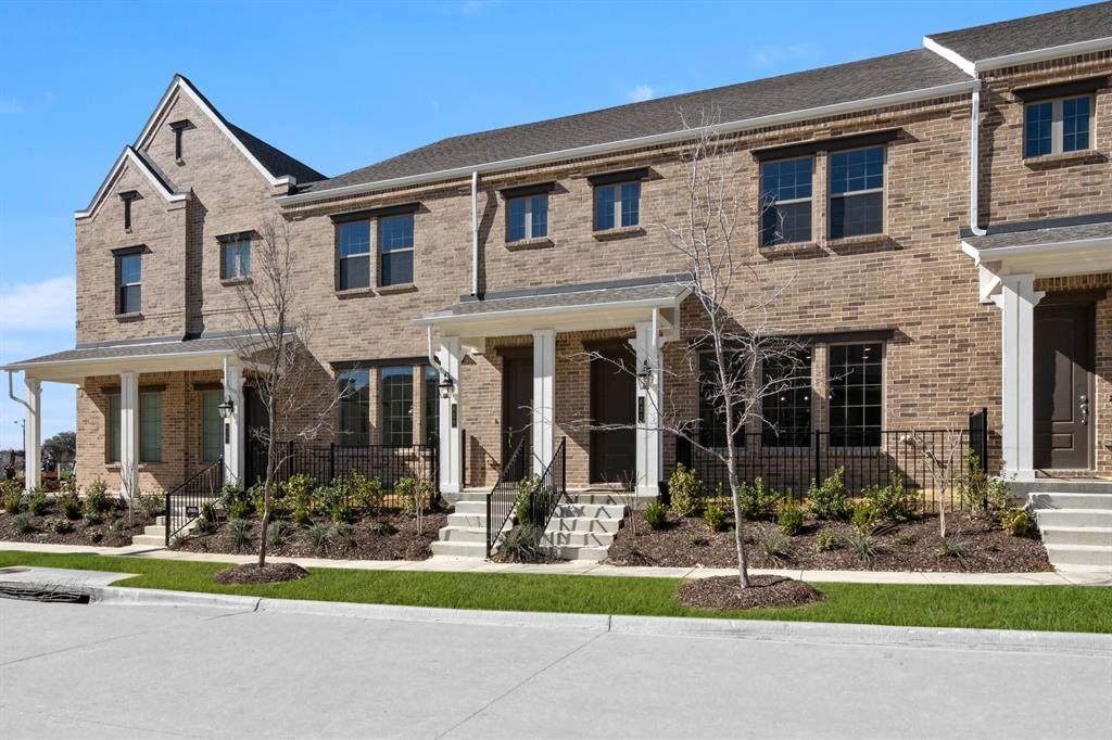 629 Redwood Way - Photo 1