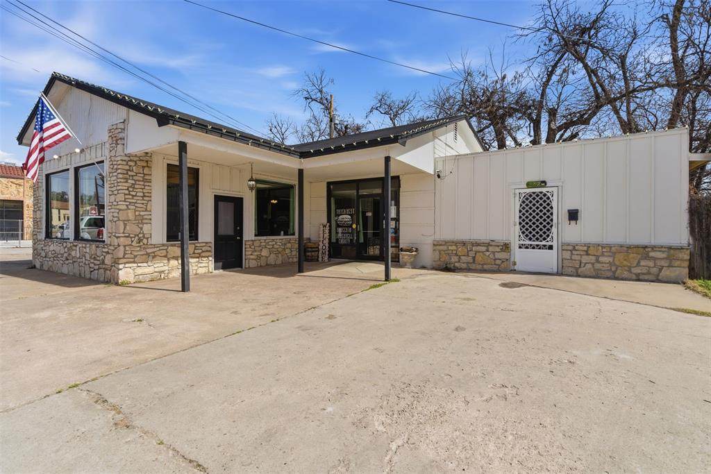 212 Barnard Street - Photo 1