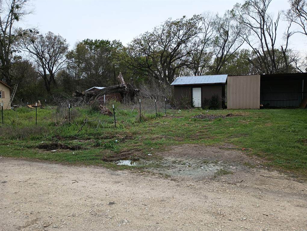 908 Peach Street - Photo 1