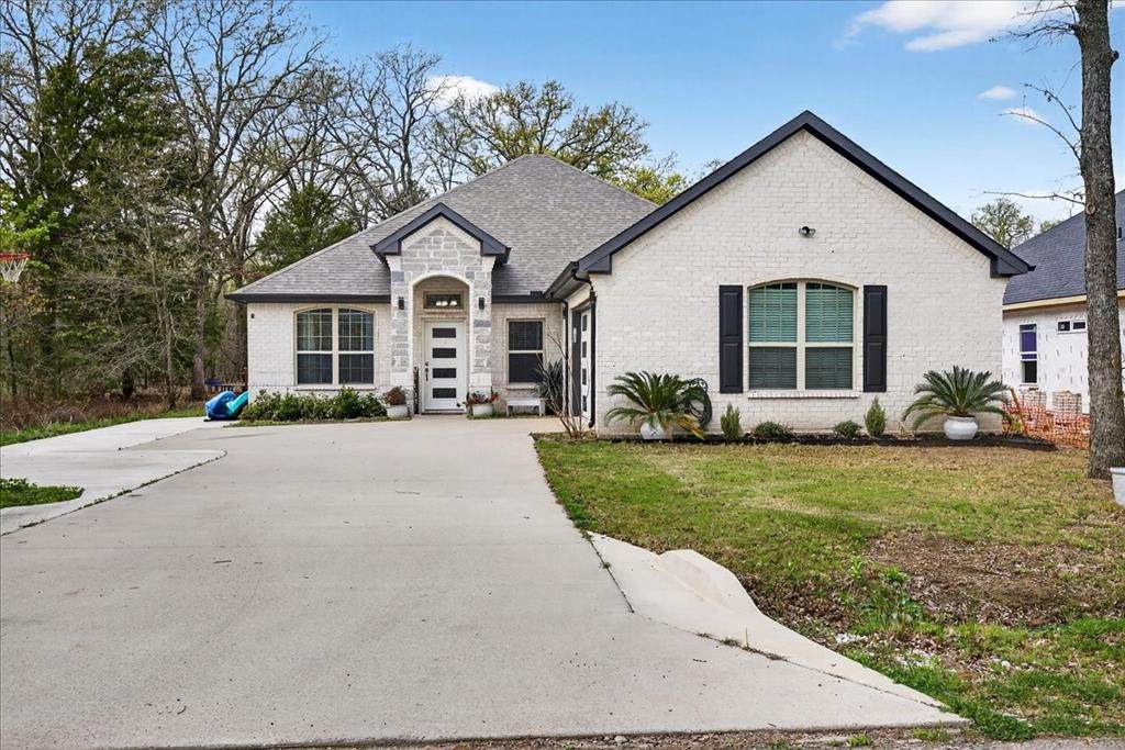 125 Parkside Drive - Photo 1