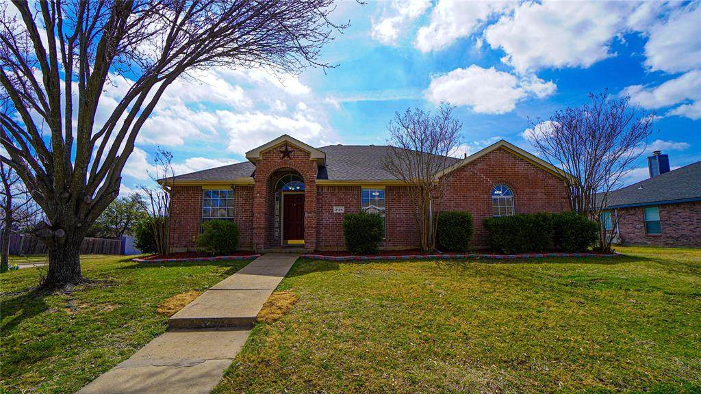 3124 Creekside Drive - Photo 1